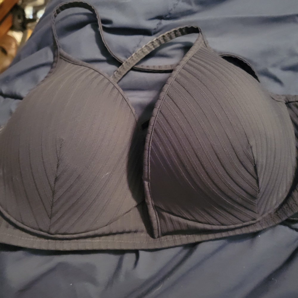 Nwt Shade and Shore bikini top 34DD